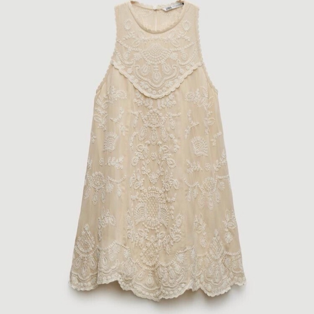 ✨Great Condition✨ Zara Collection Contrast Embroidery Dress in Beige/Cream
